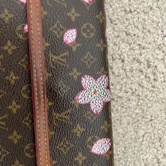Louis Vuitton Cherry Blossom Wallet - Picture 3 of 16